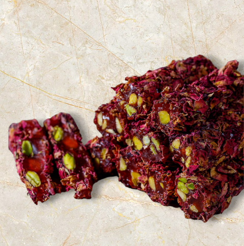 Turkish delight with pistachios and rose petals